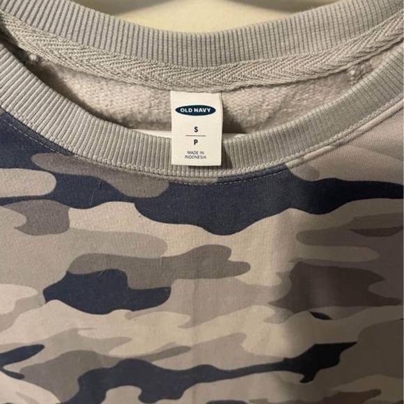 Old Navy Women Camo blue sweater - Picture 3 of 3